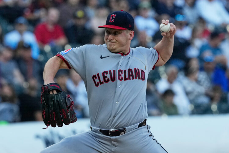 Vargas hits a home run to lift White Sox over Guardians, 2-1
